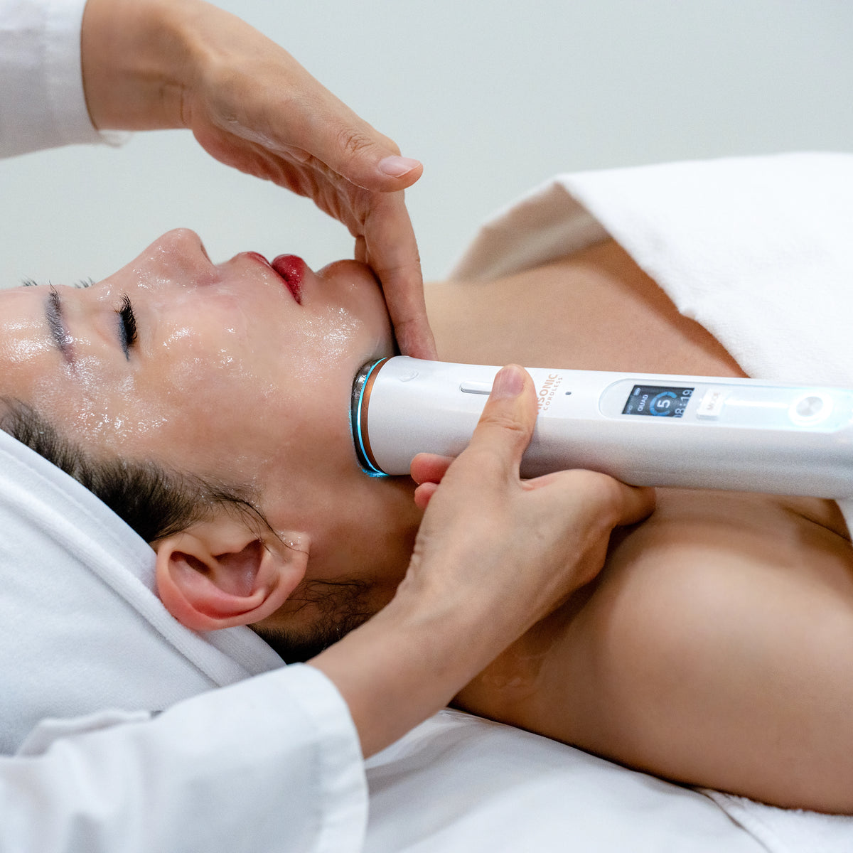 Szállítás alatt! Elérhető: Nov. 09. HiSonic Cordless FACE SONO professzionális ultrahangos arckezelő